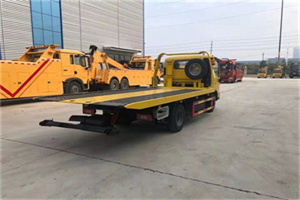 北流非事故拖车